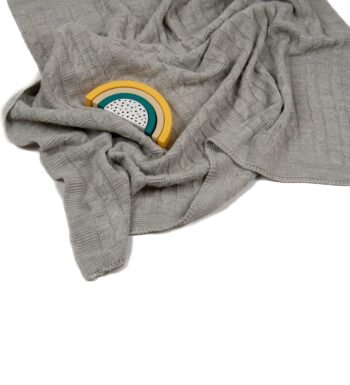 γκρι πλεκτή κουβερτούλα