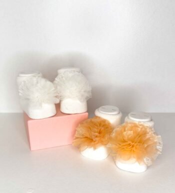 δυο ζευγάρια βρεφικά καλτσάκια για κορίτσι