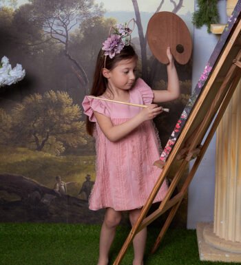 Καλό φόρεμα για κορίτσι σε απόχρωση σάπιο μήλο