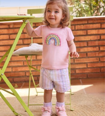 Βρεφικό σορτσάκι ριγέ με λάστιχο στη μέση για κορίτσι