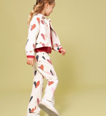 Φαρδύ Jean Jacket με καρδιές all over για κορίτσι